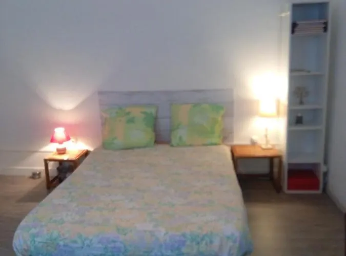 Vieux-Cognac, Chambre Avec Sa Salle De Bain Privative