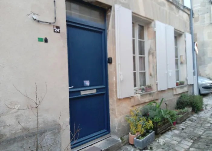 Vieux-Cognac, Chambre Avec Sa Salle De Bain Privative